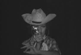 BAJO LAS BANDERAS, EL SOL